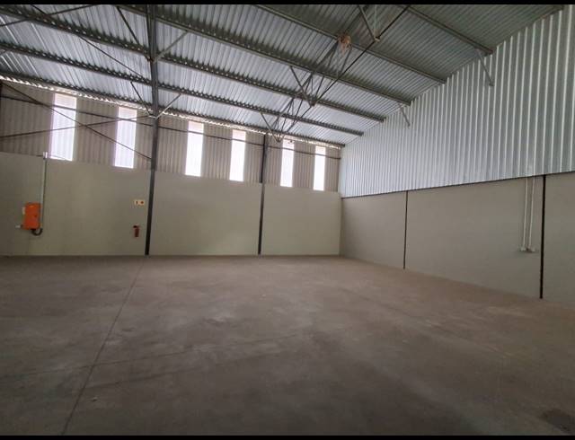 350M² WAREHOUSE TO LET IN CLEVELAND